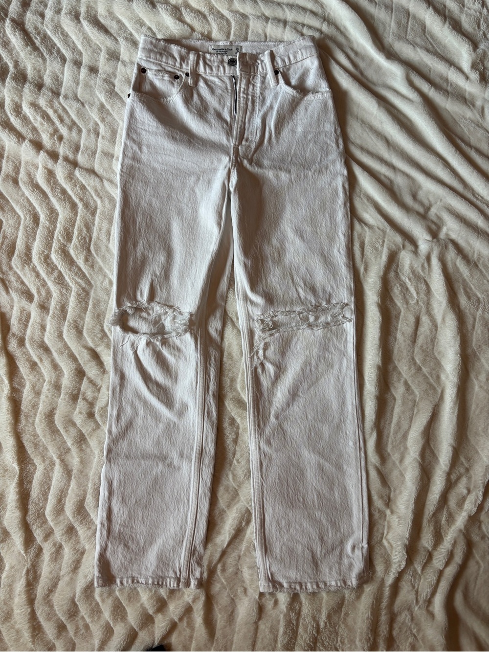 Abercrombie 90s Straight Ultra High Rise White Straight-Leg Jeans 25
